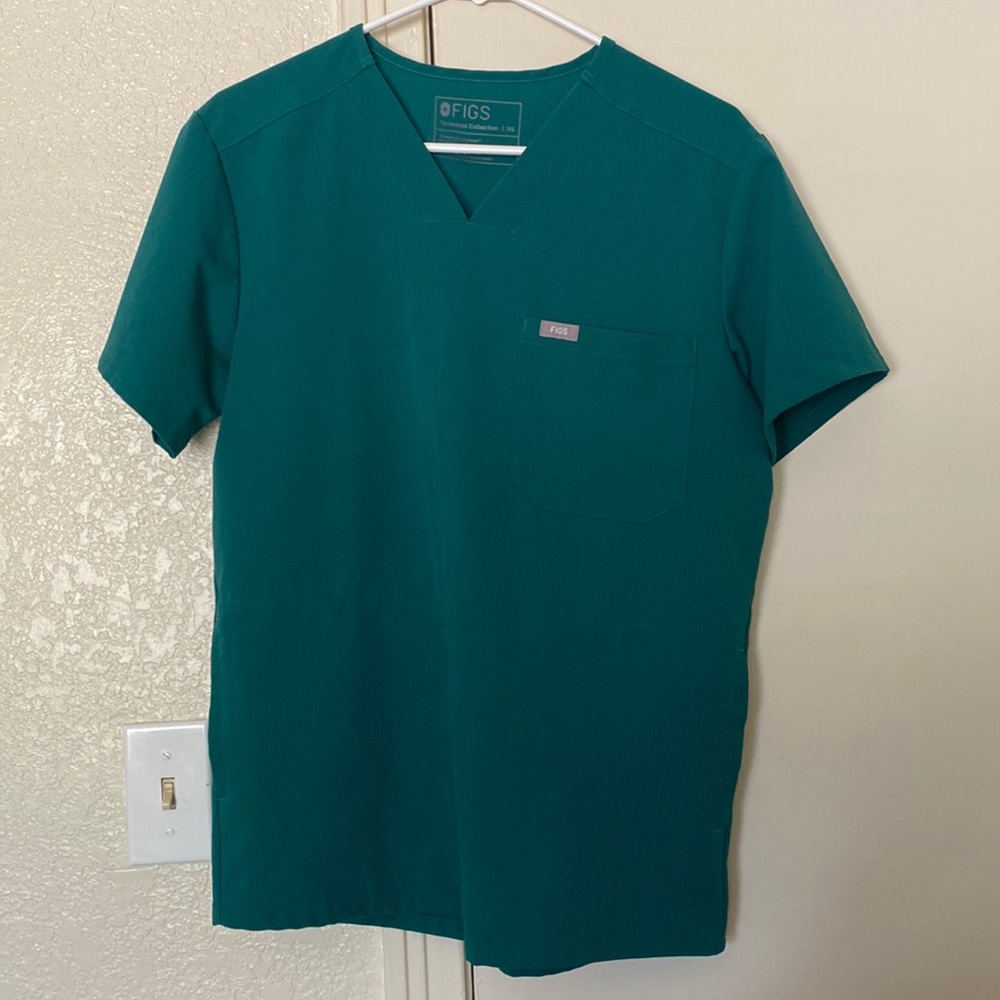 Mens XS chisec hunter green FIGS scrub top